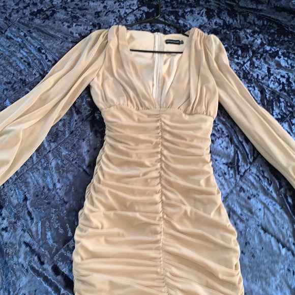 Prettylittlething dress - Picture 2 of 4